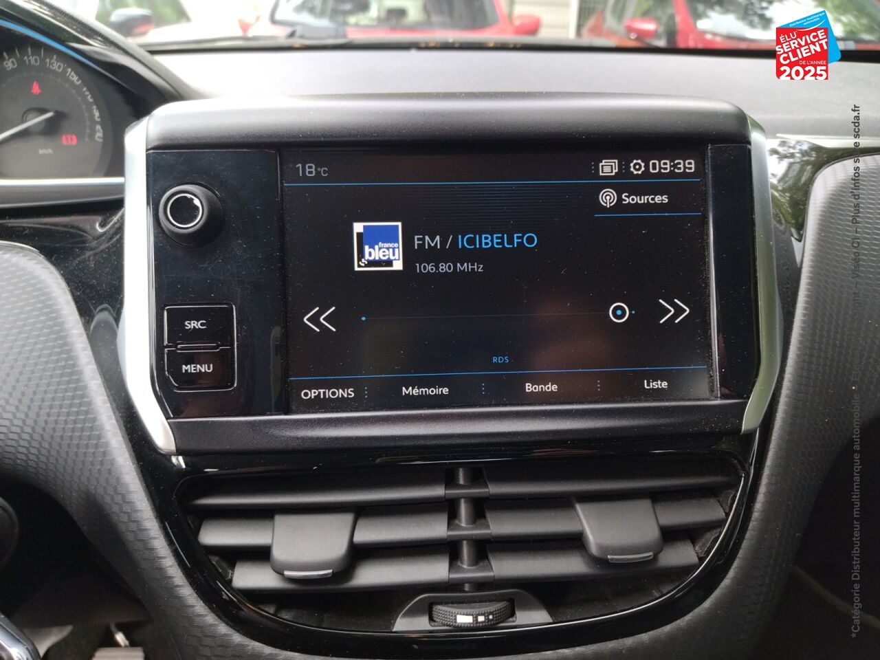 Véhicule d'occasion PEUGEOT 2008 1.2 PURETECH 110CH ALLURE SS chez Dacia Mulhouse