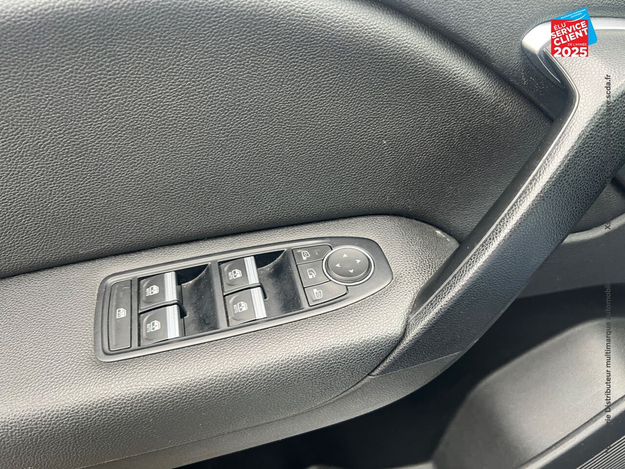 Véhicule d'occasion RENAULT CAPTUR 1.6 E-TECH PLUG-IN 160CH INTENS chez HESS Automobile