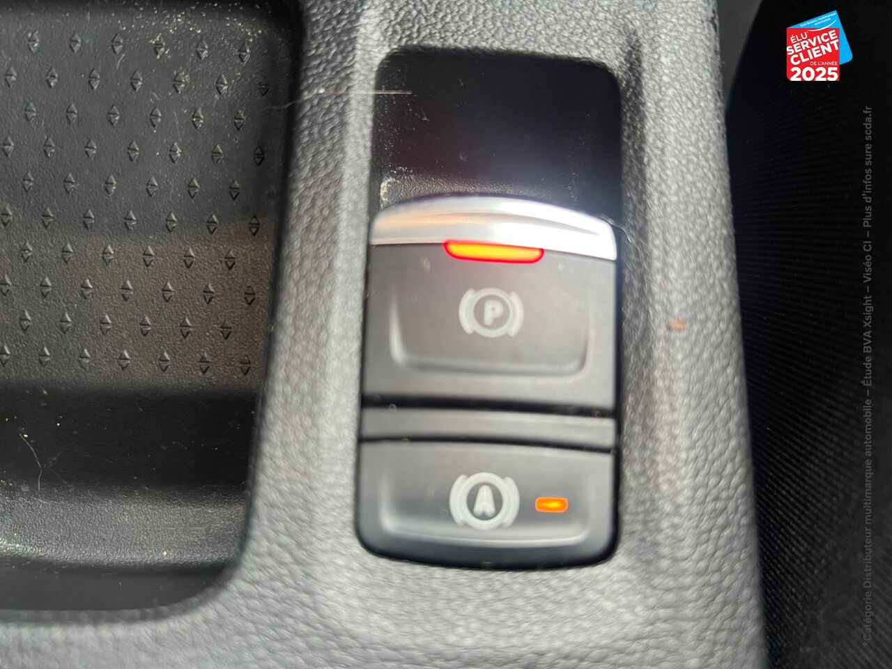 Véhicule d'occasion RENAULT CAPTUR 1.6 E-TECH PLUG-IN 160CH INTENS chez HESS Automobile