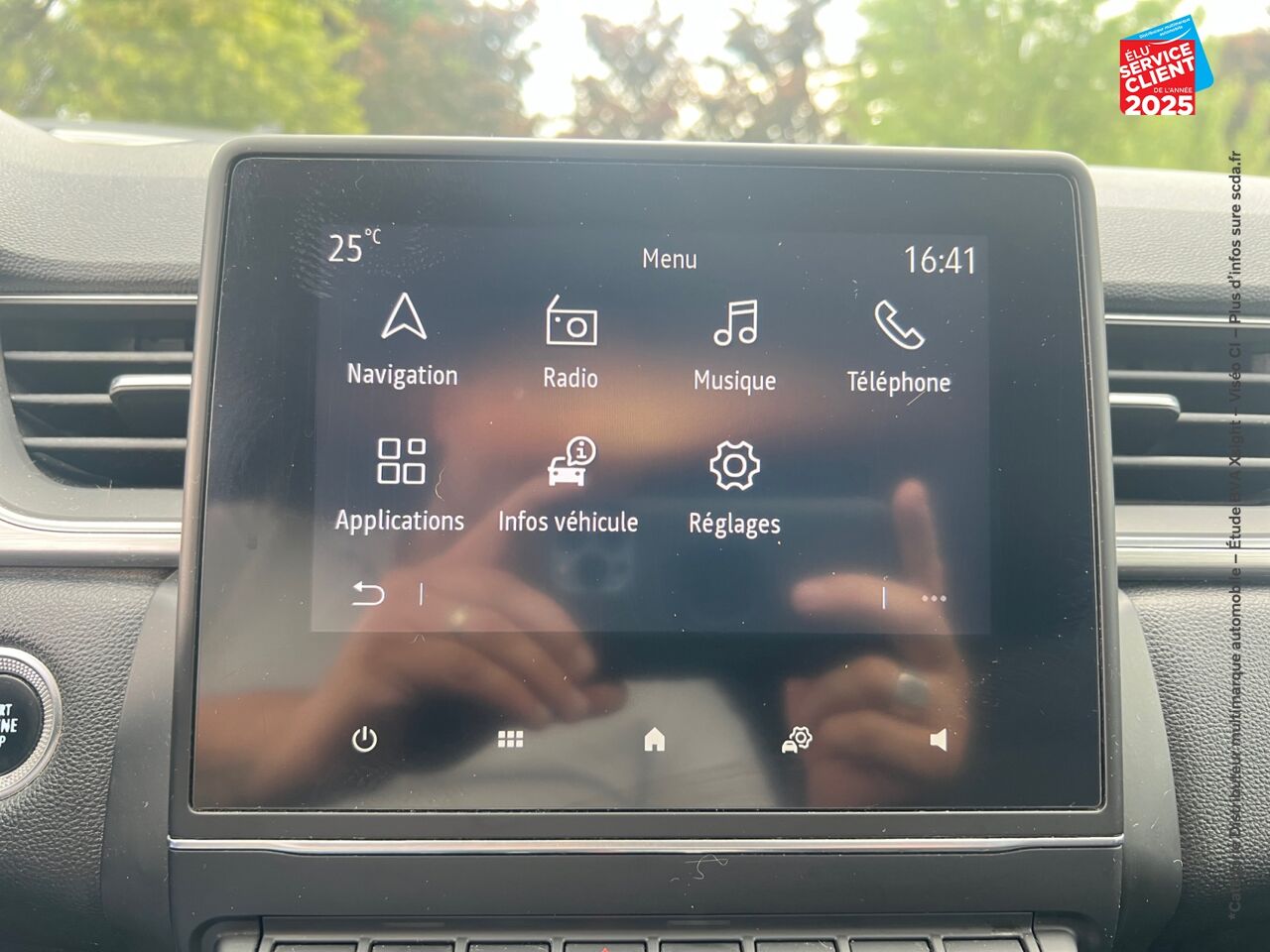 Véhicule d'occasion RENAULT CAPTUR 1.6 E-TECH PLUG-IN 160CH INTENS chez HESS Automobile