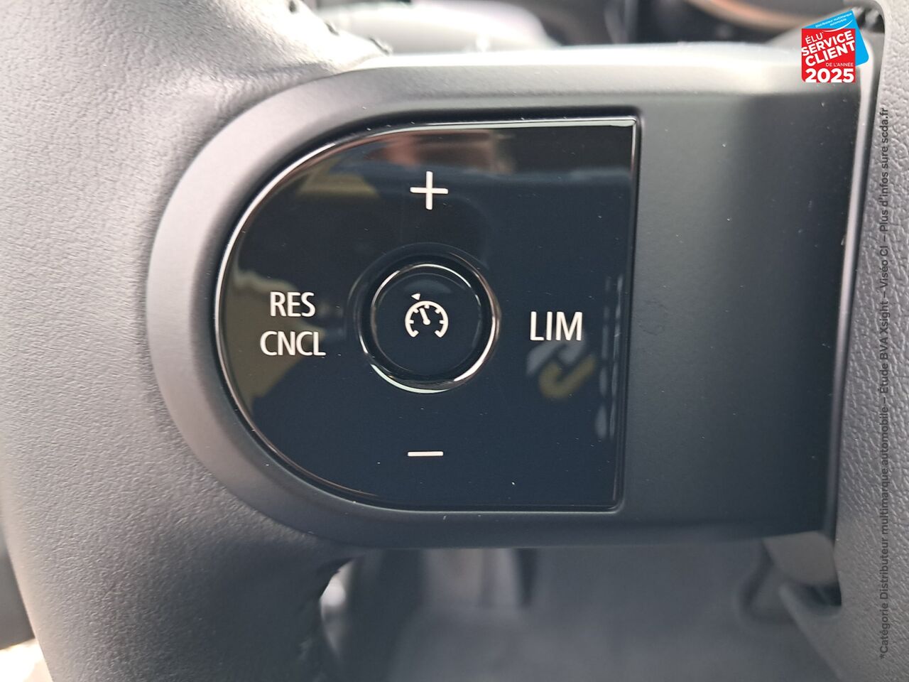 Véhicule d'occasion MINI MINI ONE 102CH EDITION CAMDEN BVA7 TPANO GPS chez Renault Colmar