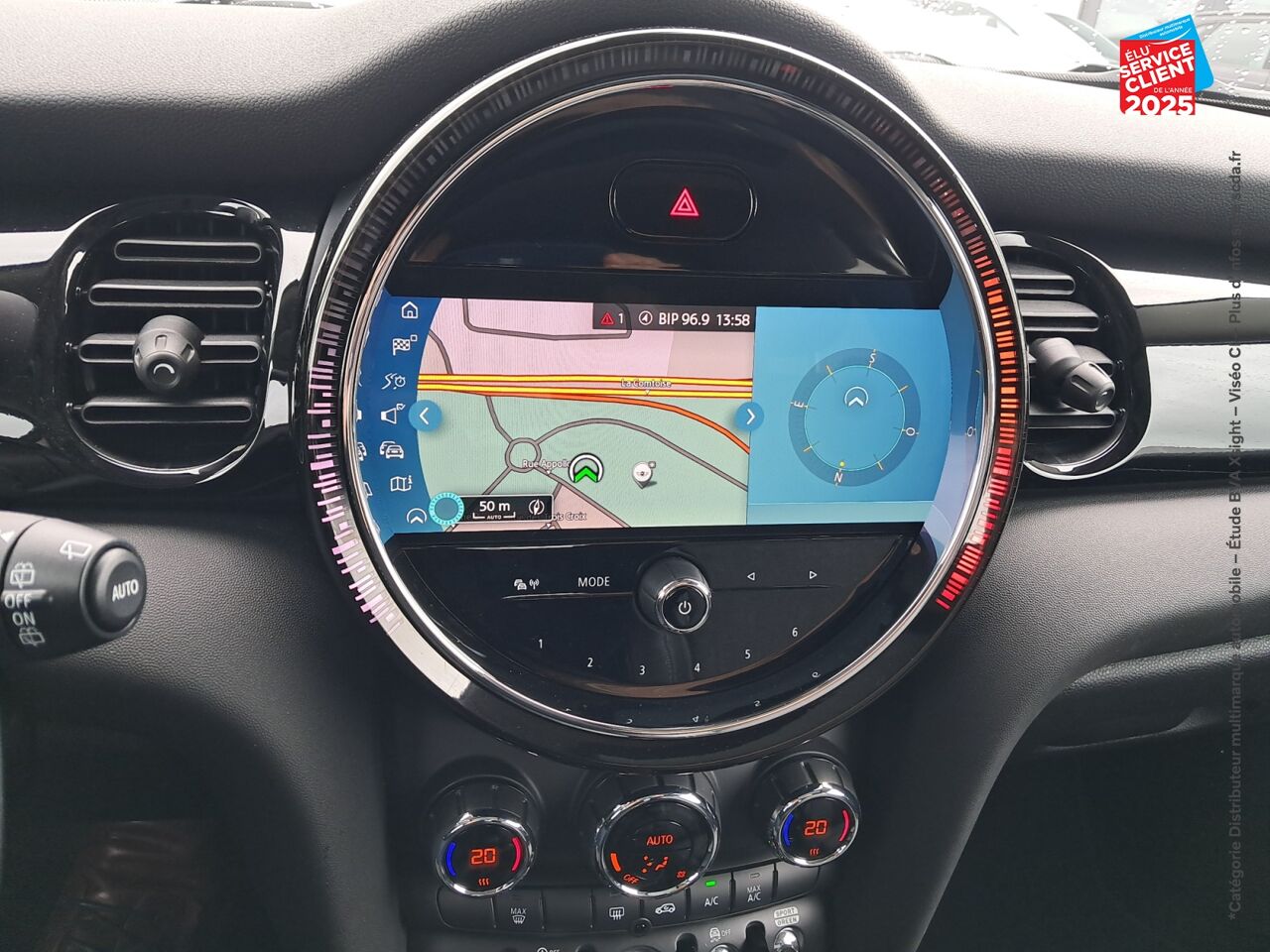 Véhicule d'occasion MINI MINI ONE 102CH EDITION CAMDEN BVA7 TPANO GPS chez Renault Colmar