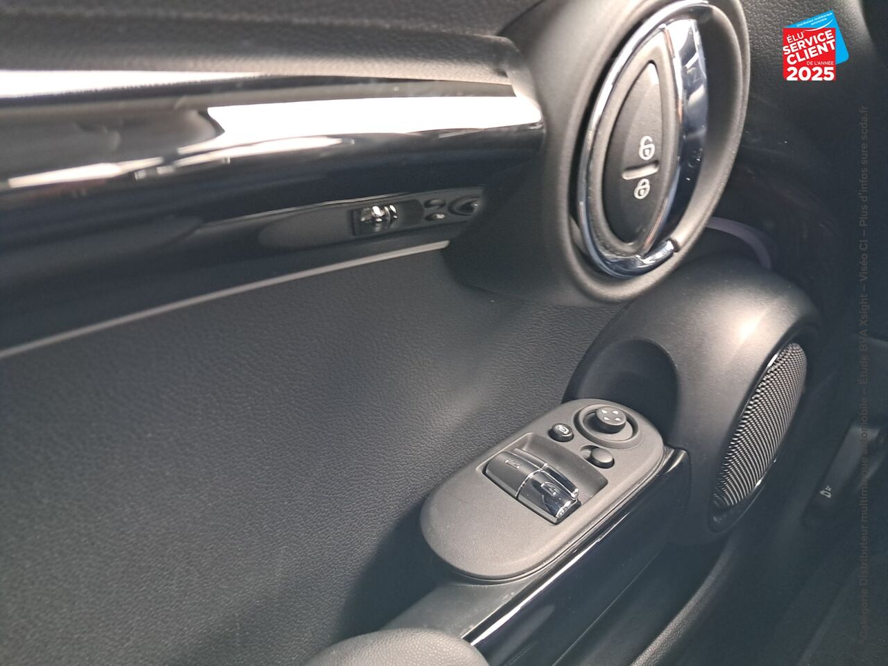 Véhicule d'occasion MINI MINI ONE 102CH EDITION CAMDEN BVA7 TPANO GPS chez Renault Colmar