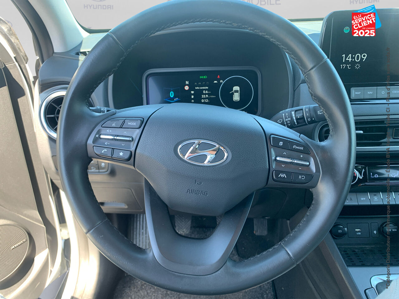 Véhicule d'occasion HYUNDAI KONA 1.6 CRDI 136CH HYBRID 48V CREATIVE GPS CAMERA HUD chez Hyundai Chalons