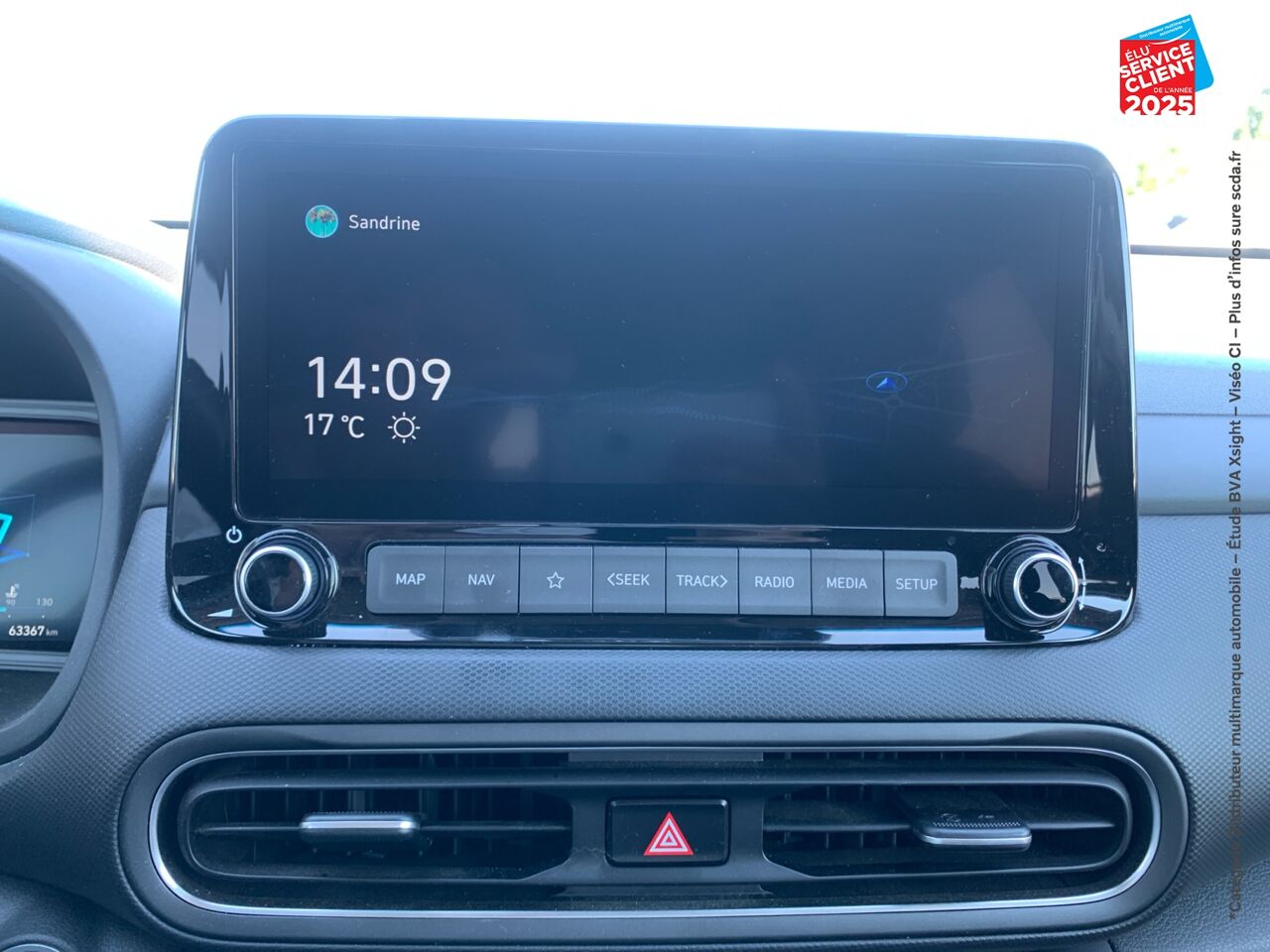 Véhicule d'occasion HYUNDAI KONA 1.6 CRDI 136CH HYBRID 48V CREATIVE GPS CAMERA HUD chez Hyundai Chalons