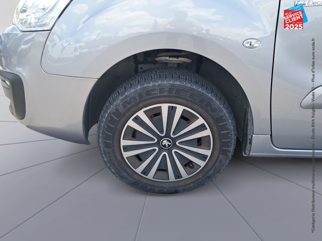Véhicule d'occasion PEUGEOT PARTNER TEPEE E-ACTIVE chez Toyota Sarreguemines