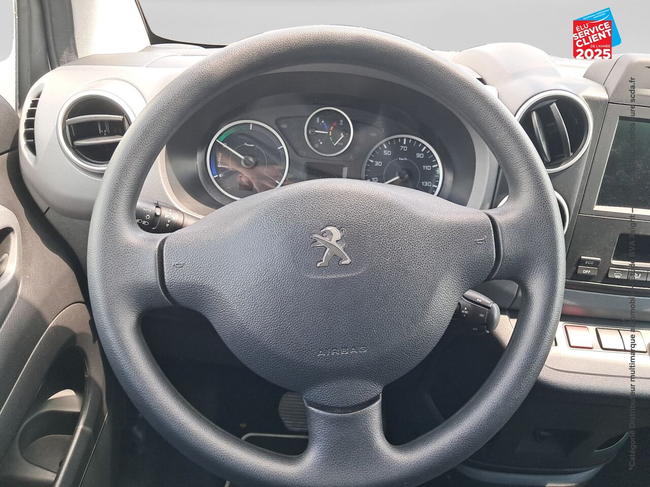 Véhicule d'occasion PEUGEOT PARTNER TEPEE E-ACTIVE chez Toyota Sarreguemines