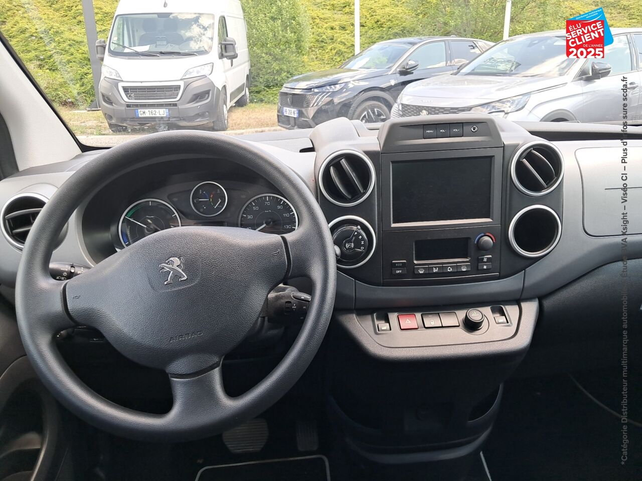 Véhicule d'occasion PEUGEOT PARTNER TEPEE E-ACTIVE chez Toyota Sarreguemines