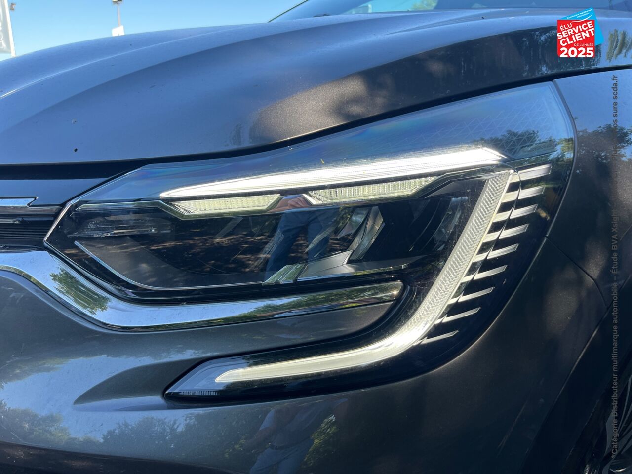 Véhicule d'occasion RENAULT CAPTUR 1.6 E-TECH HYBRIDE INITIALE PARIS -21 chez Renault Saint-Louis