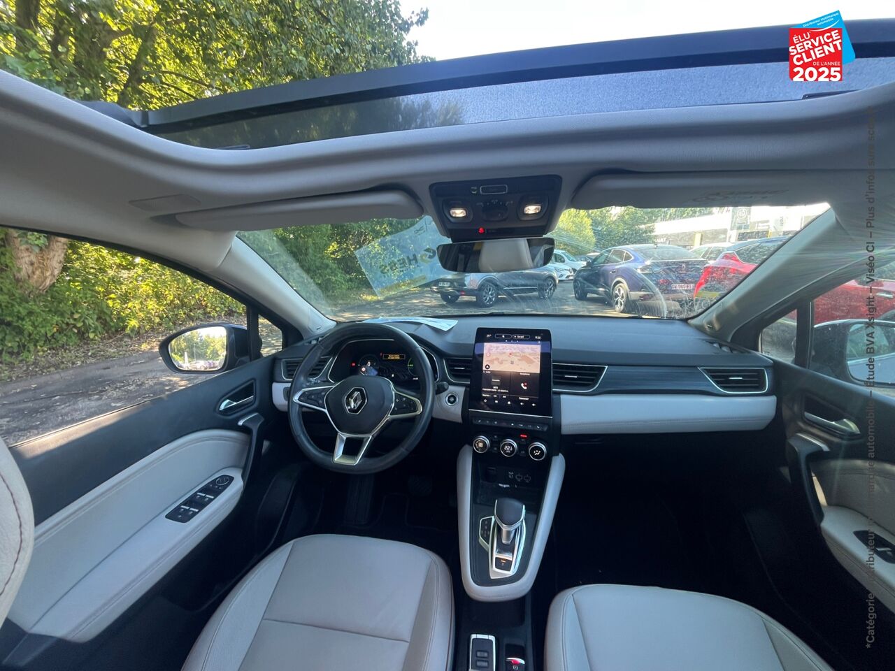 Véhicule d'occasion RENAULT CAPTUR 1.6 E-TECH HYBRIDE INITIALE PARIS -21 chez Renault Saint-Louis