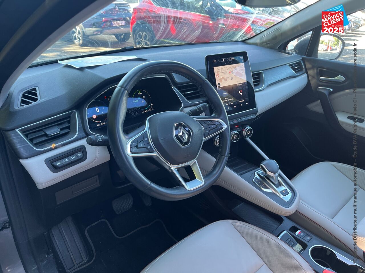 Véhicule d'occasion RENAULT CAPTUR 1.6 E-TECH HYBRIDE INITIALE PARIS -21 chez Renault Saint-Louis