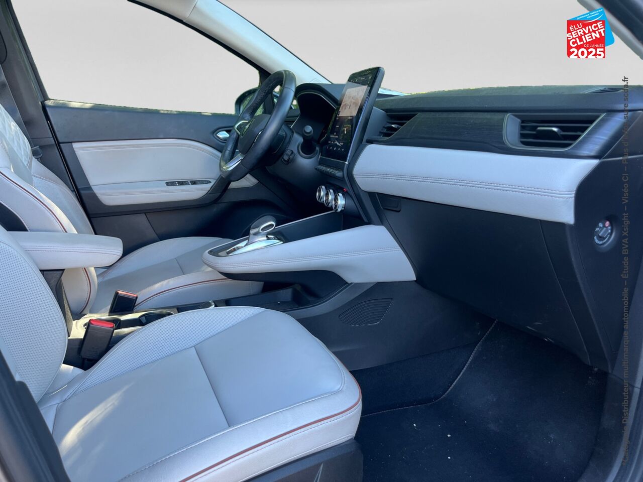 Véhicule d'occasion RENAULT CAPTUR 1.6 E-TECH HYBRIDE INITIALE PARIS -21 chez Renault Saint-Louis