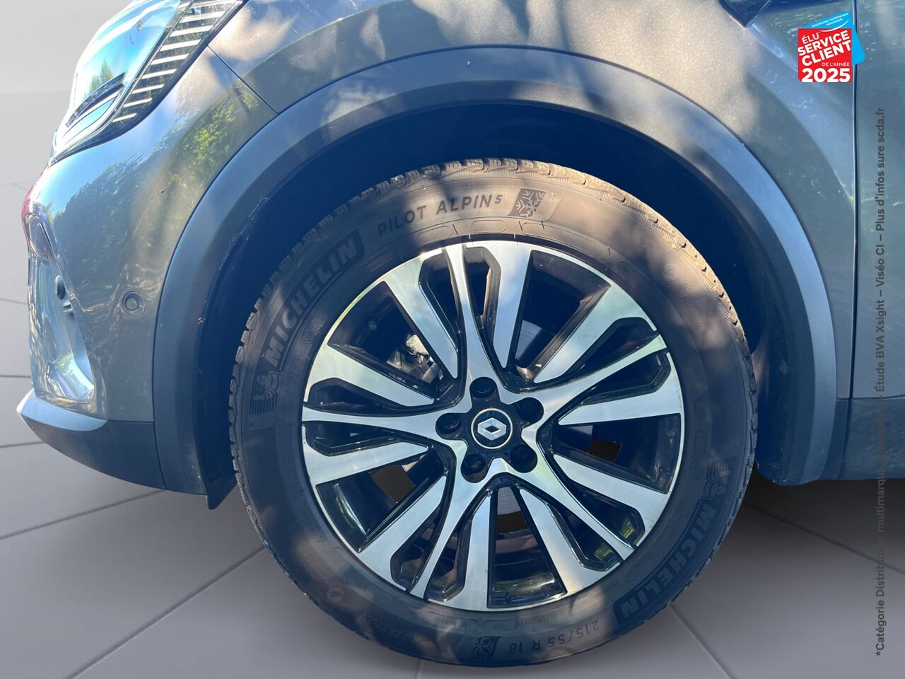 Véhicule d'occasion RENAULT CAPTUR 1.6 E-TECH HYBRIDE INITIALE PARIS -21 chez Renault Saint-Louis