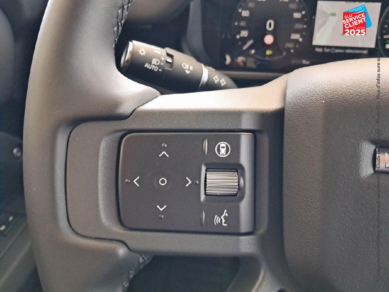 Véhicule d'occasion LAND-ROVER DEFENDER 110 2.0 P300E X-DYNAMIC SE chez BMW Pontarlier