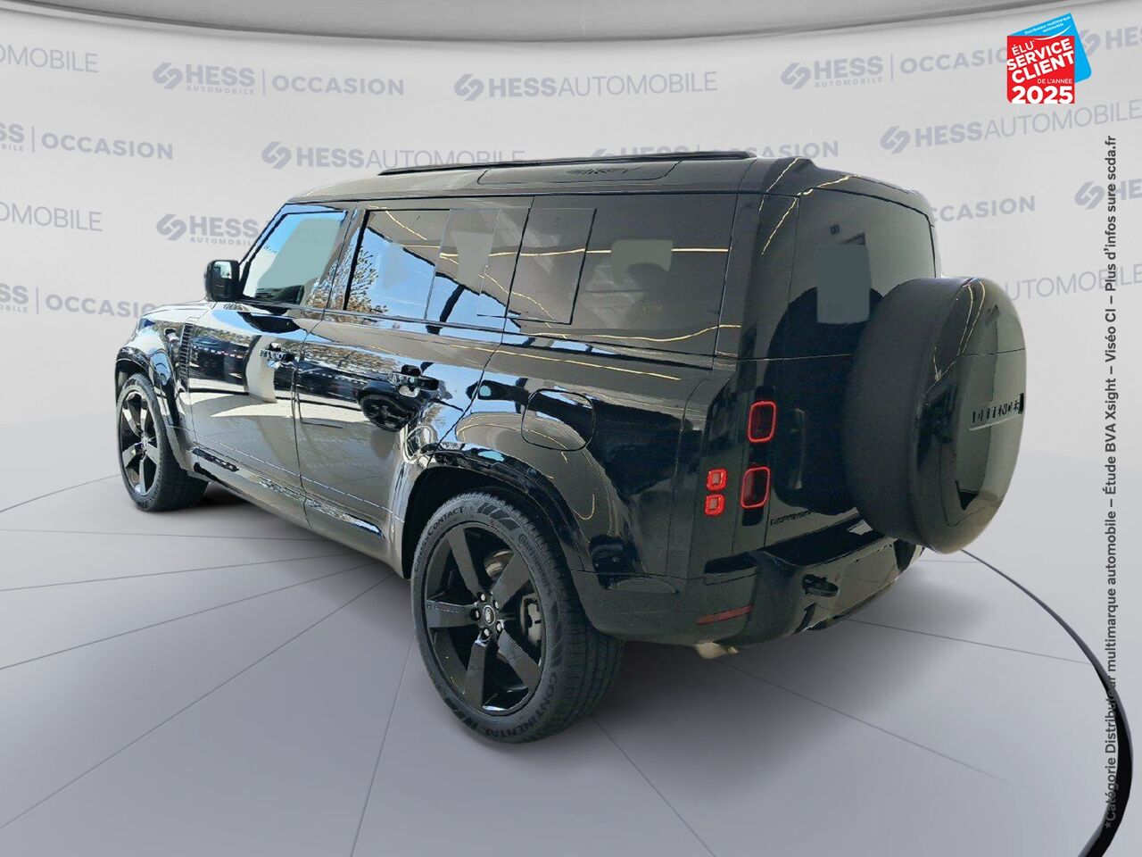 Véhicule d'occasion LAND-ROVER DEFENDER 110 2.0 P300E X-DYNAMIC SE chez BMW Pontarlier