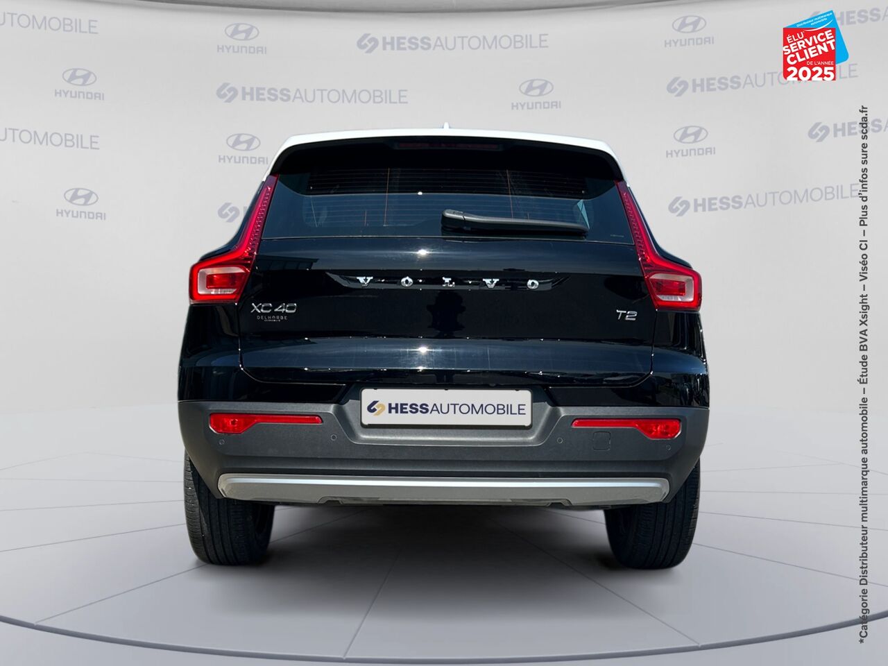 Véhicule d'occasion VOLVO XC40 T2 129CH MOMENTUM BUSINESS GEARTRONIC 8 SIEGES CHAUF VOLANT CHAUF GPS CAMERA CARPLAY chez Toyota Thionville