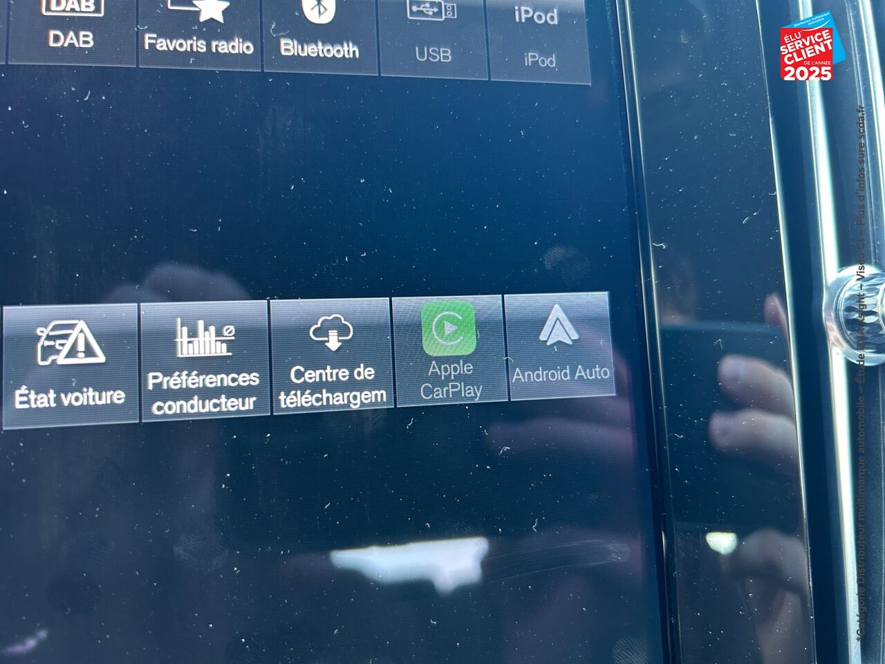 Véhicule d'occasion VOLVO XC40 T2 129CH MOMENTUM BUSINESS GEARTRONIC 8 SIEGES CHAUF VOLANT CHAUF GPS CAMERA CARPLAY chez Toyota Thionville