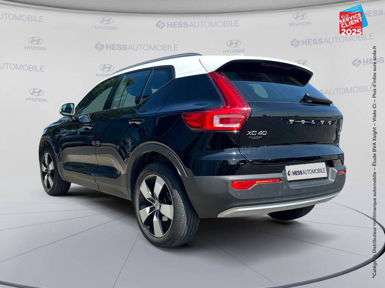 Véhicule d'occasion VOLVO XC40 T2 129CH MOMENTUM BUSINESS GEARTRONIC 8 SIEGES CHAUF VOLANT CHAUF GPS CAMERA CARPLAY chez Toyota Thionville