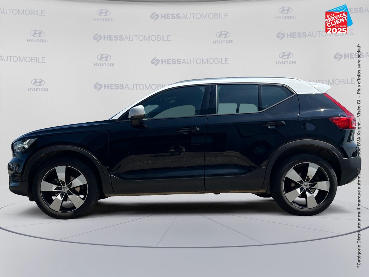 Véhicule d'occasion VOLVO XC40 T2 129CH MOMENTUM BUSINESS GEARTRONIC 8 SIEGES CHAUF VOLANT CHAUF GPS CAMERA CARPLAY chez Toyota Thionville