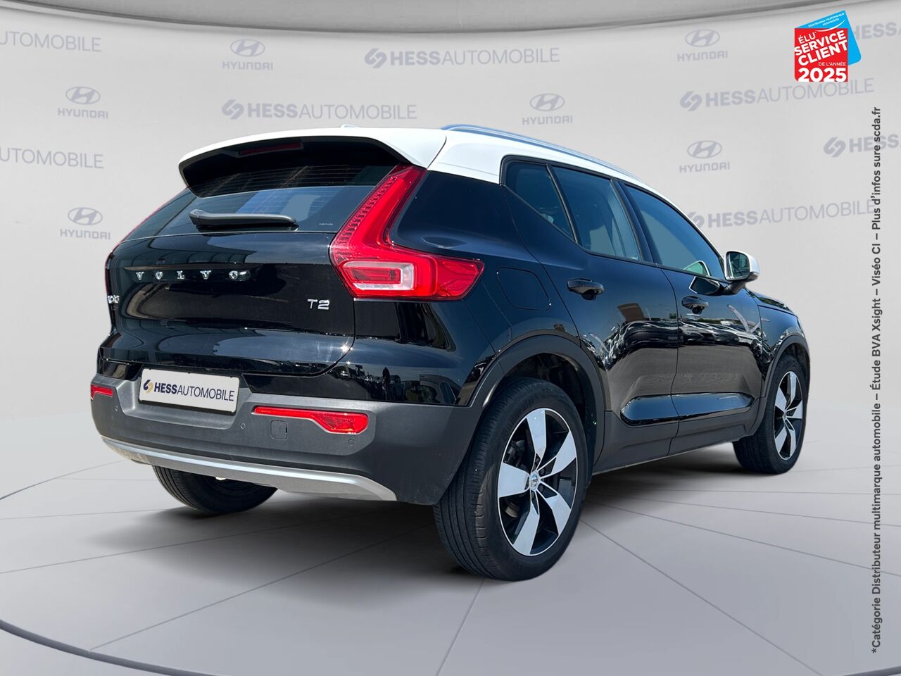 Véhicule d'occasion VOLVO XC40 T2 129CH MOMENTUM BUSINESS GEARTRONIC 8 SIEGES CHAUF VOLANT CHAUF GPS CAMERA CARPLAY chez Toyota Thionville