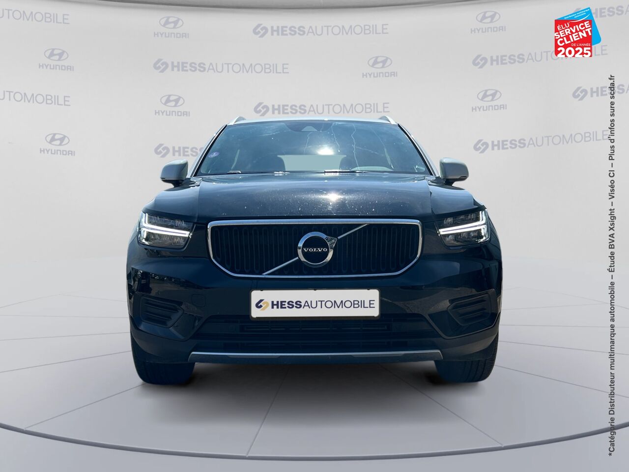 Véhicule d'occasion VOLVO XC40 T2 129CH MOMENTUM BUSINESS GEARTRONIC 8 SIEGES CHAUF VOLANT CHAUF GPS CAMERA CARPLAY chez Toyota Thionville