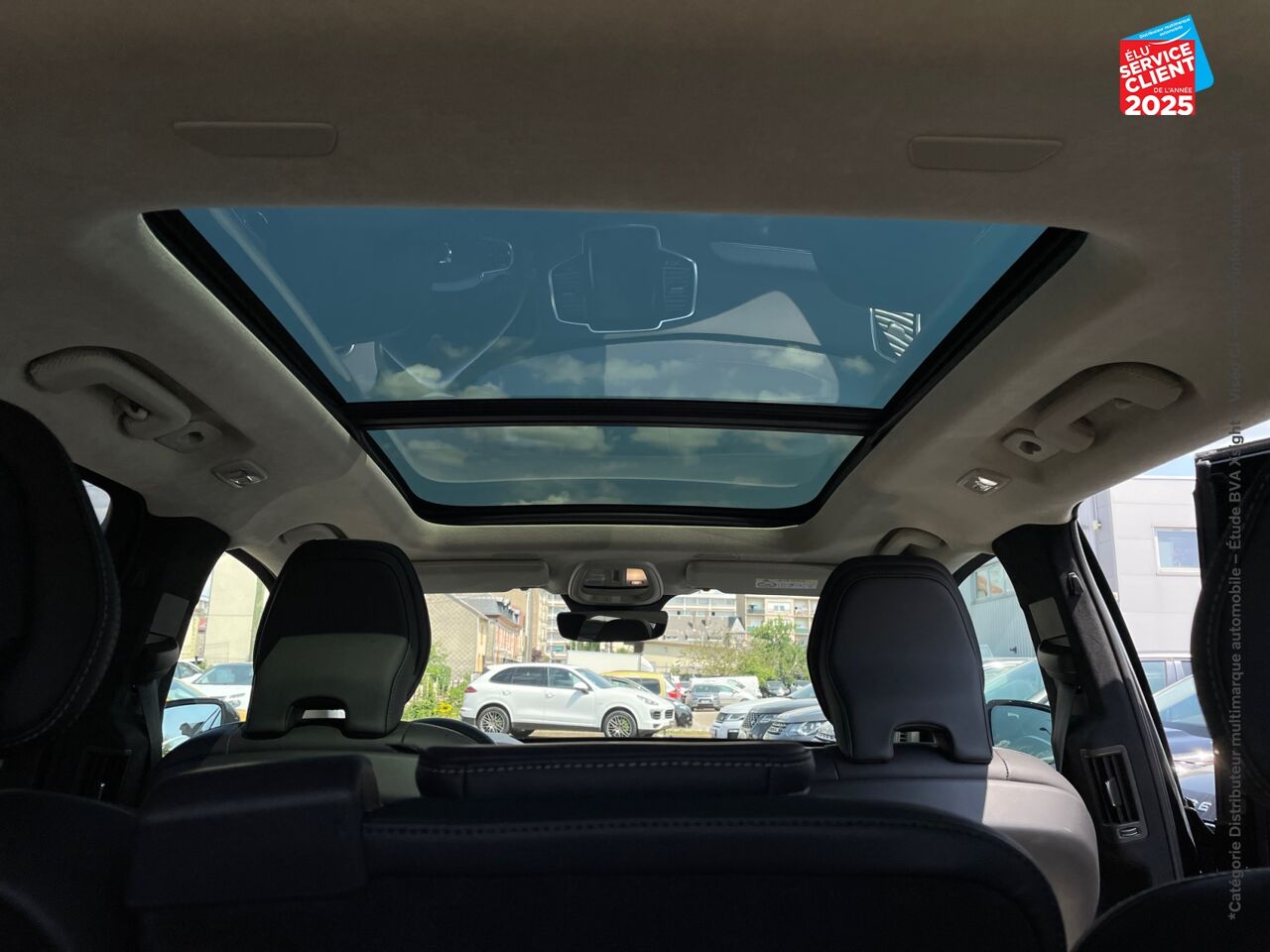 Véhicule d'occasion VOLVO XC90 T8 AWD 310 + 145CH ULTIMATE STYLE DARK GEARTRONIC TPANO SIEGES CUIR CAMERA CARPLAY H/KARDON chez Volvo Chalons