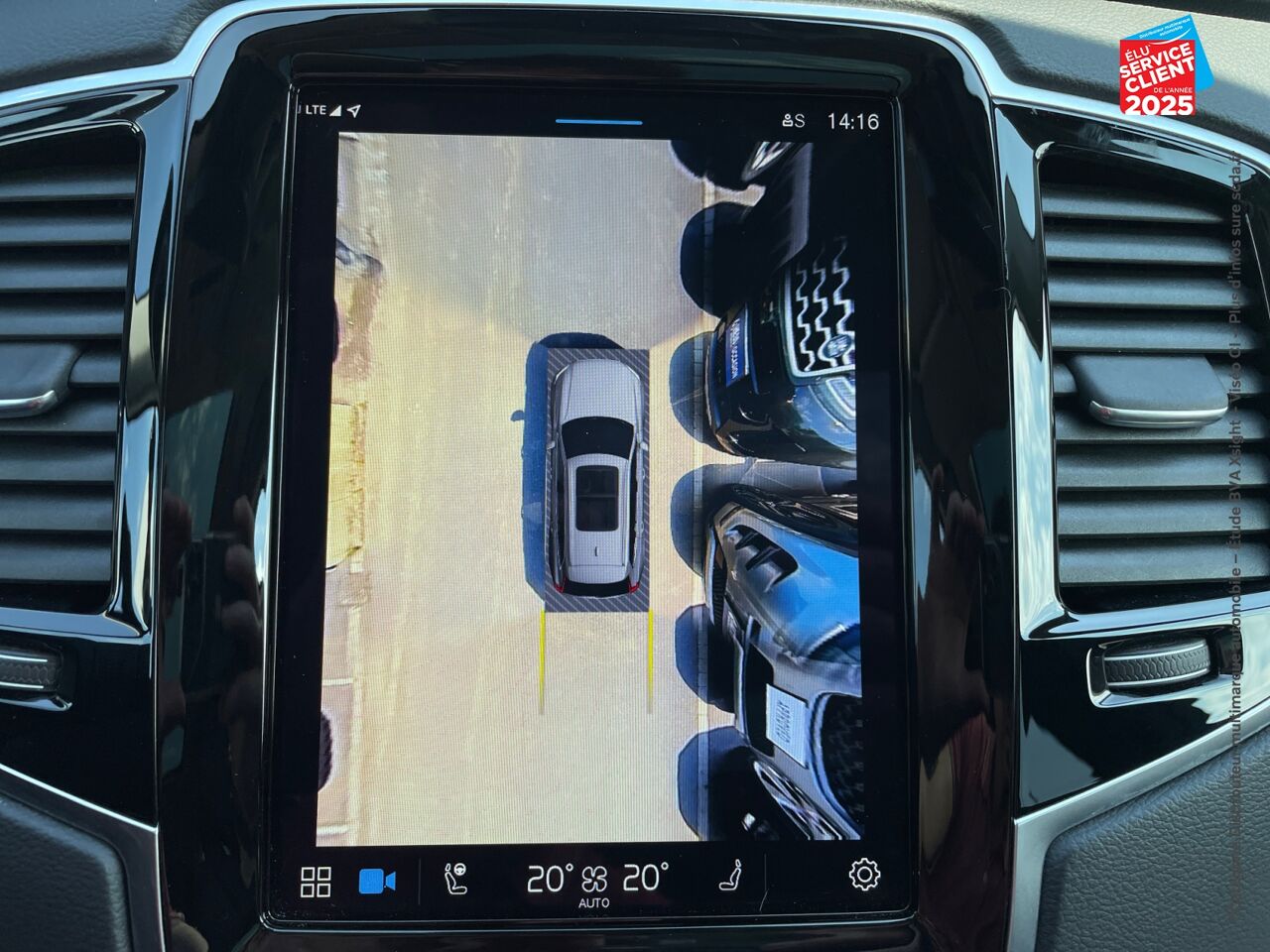 Véhicule d'occasion VOLVO XC90 T8 AWD 310 + 145CH ULTIMATE STYLE DARK GEARTRONIC TPANO SIEGES CUIR CAMERA CARPLAY H/KARDON chez Volvo Chalons