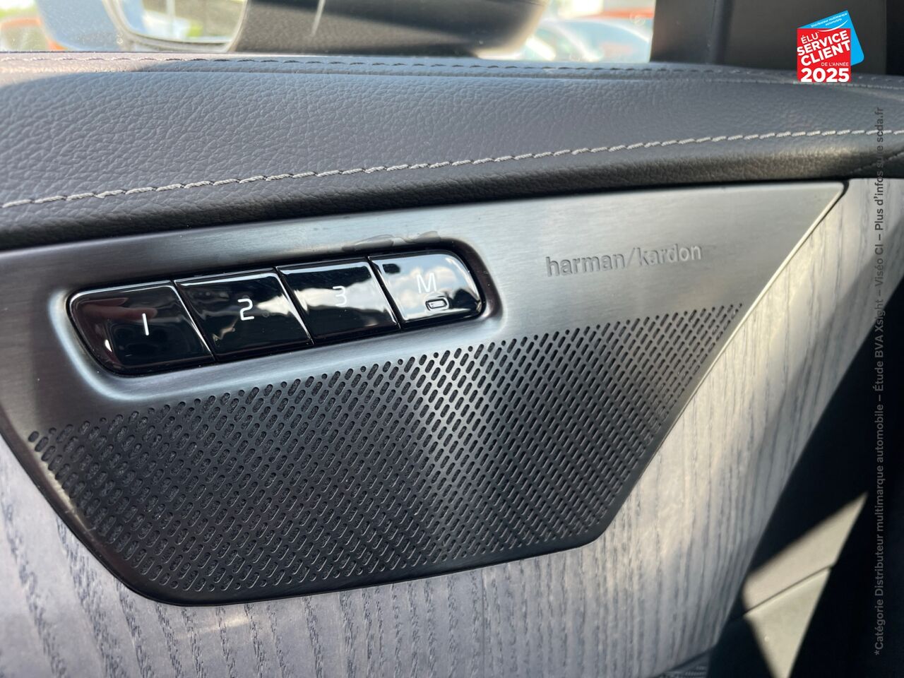 Véhicule d'occasion VOLVO XC90 T8 AWD 310 + 145CH ULTIMATE STYLE DARK GEARTRONIC TPANO SIEGES CUIR CAMERA CARPLAY H/KARDON chez Volvo Chalons