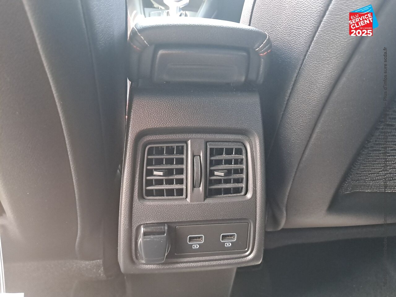 Véhicule d'occasion RENAULT CAPTUR 1.3 TCE MILD HYBRID 160CH RS LINE EDC chez Renault Sélestat