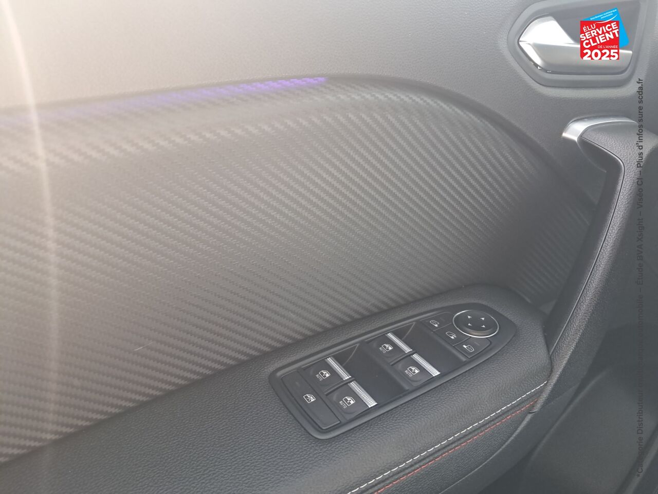 Véhicule d'occasion RENAULT CAPTUR 1.3 TCE MILD HYBRID 160CH RS LINE EDC chez Renault Sélestat
