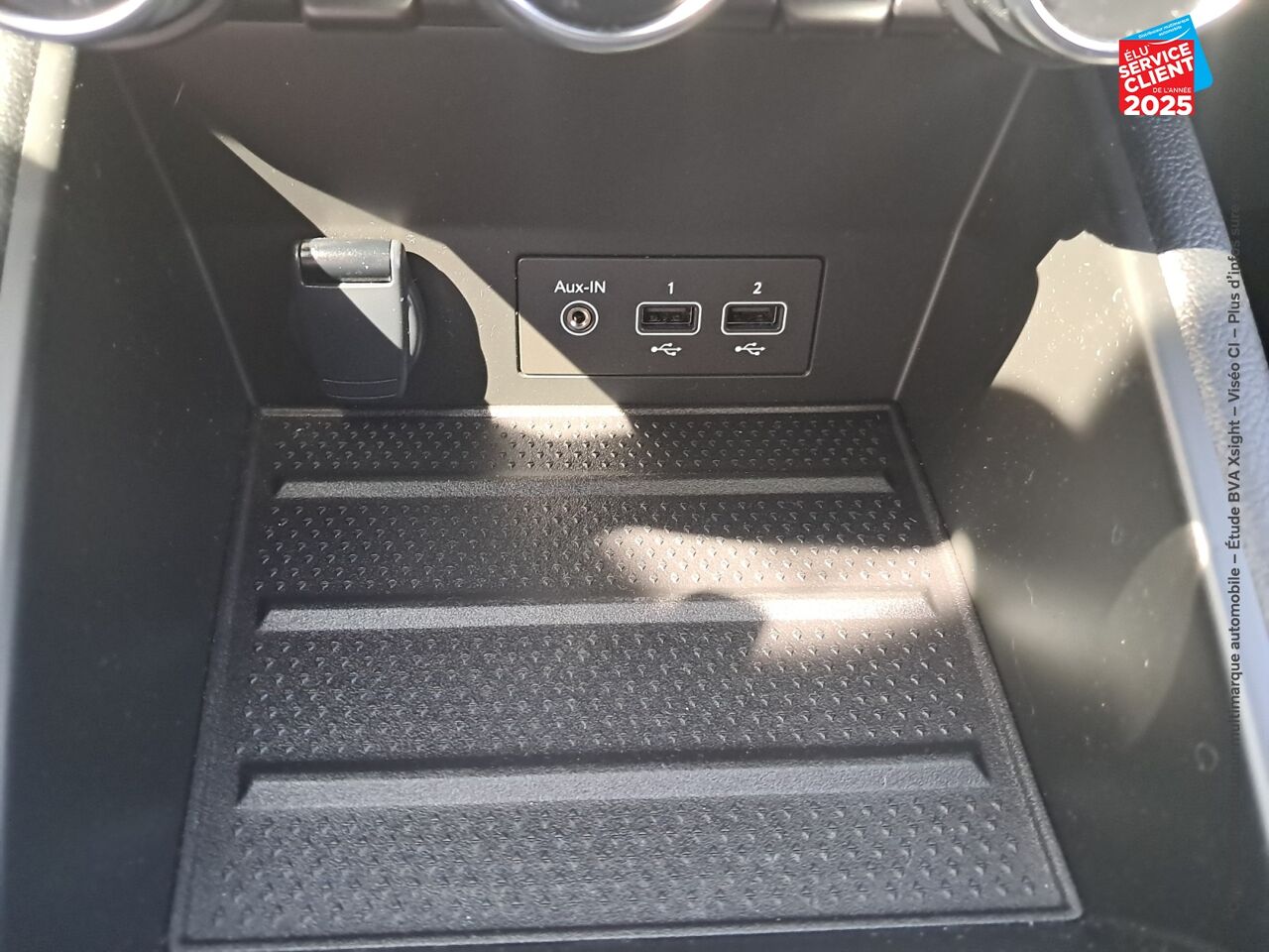 Véhicule d'occasion RENAULT CAPTUR 1.3 TCE MILD HYBRID 160CH RS LINE EDC chez Renault Sélestat