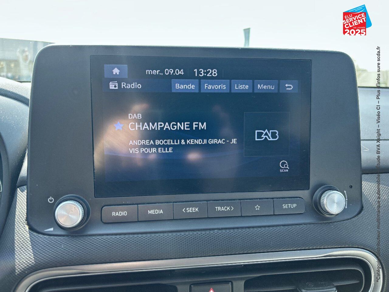 Véhicule d'occasion HYUNDAI KONA ELECTRIC 64KWH - 204CH INTUITIVE CAMERA chez Renault Saint-Louis