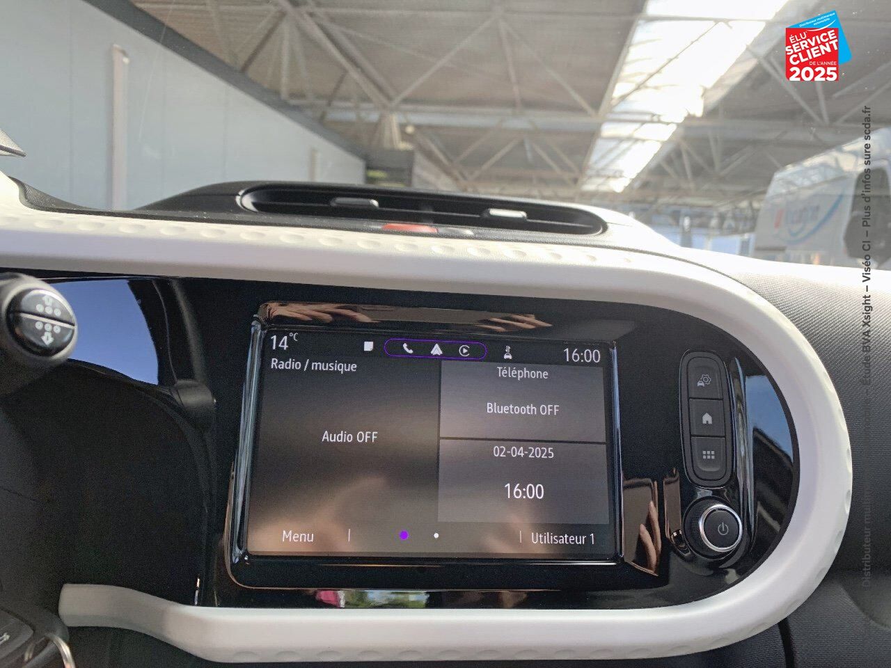Véhicule d'occasion RENAULT TWINGO E-TECH ELECTRIC EQUILIBRE R80 ACHAT INTEGRAL chez Toyota Sarreguemines