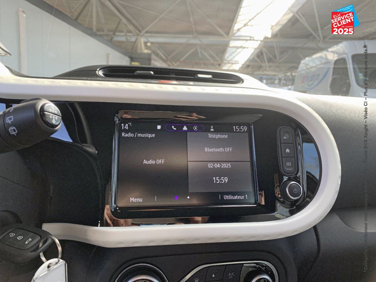 Véhicule d'occasion RENAULT TWINGO E-TECH ELECTRIC EQUILIBRE R80 ACHAT INTEGRAL chez Toyota Sarreguemines