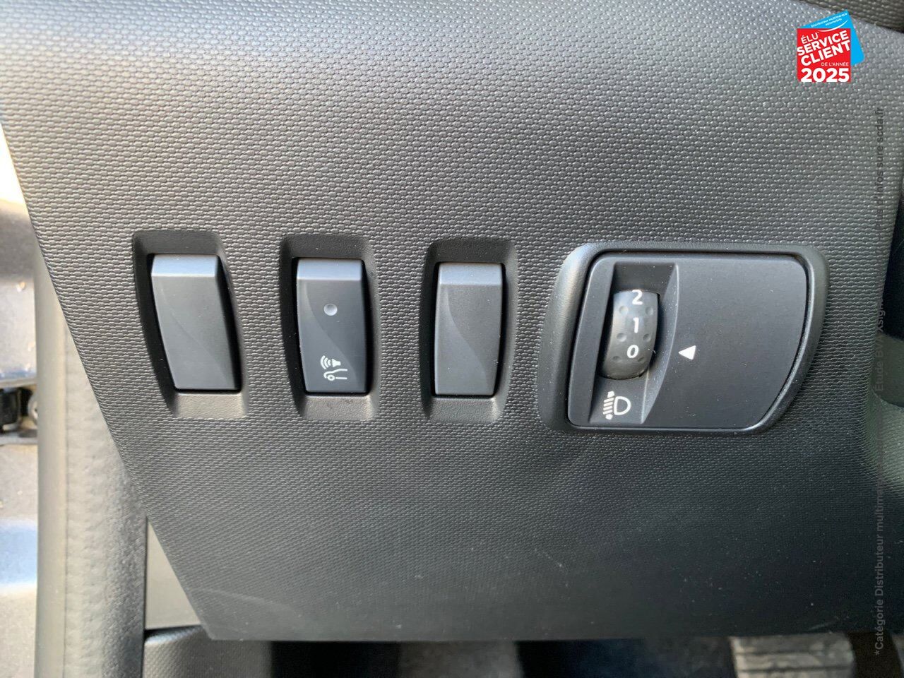 Véhicule d'occasion RENAULT TWINGO E-TECH ELECTRIC EQUILIBRE R80 ACHAT INTEGRAL chez Toyota Sarreguemines