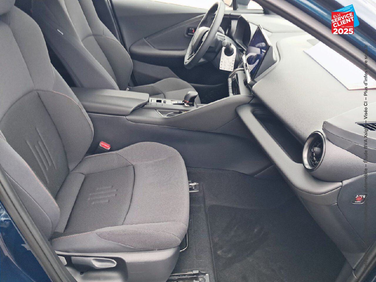 Véhicule neuf TOYOTA C-HR 2.0 HYBRIDE RECHARGEABLE 225CH DESIGN NG23 chez Toyota Bar le Duc