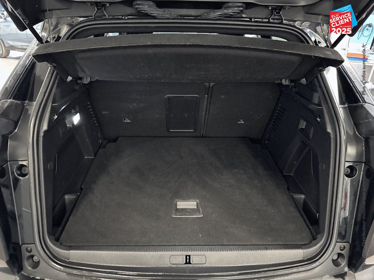 Véhicule d'occasion PEUGEOT 3008 1.5 BLUEHDI 130CH E6.C GT LINE SS EAT8 chez Renault Colmar