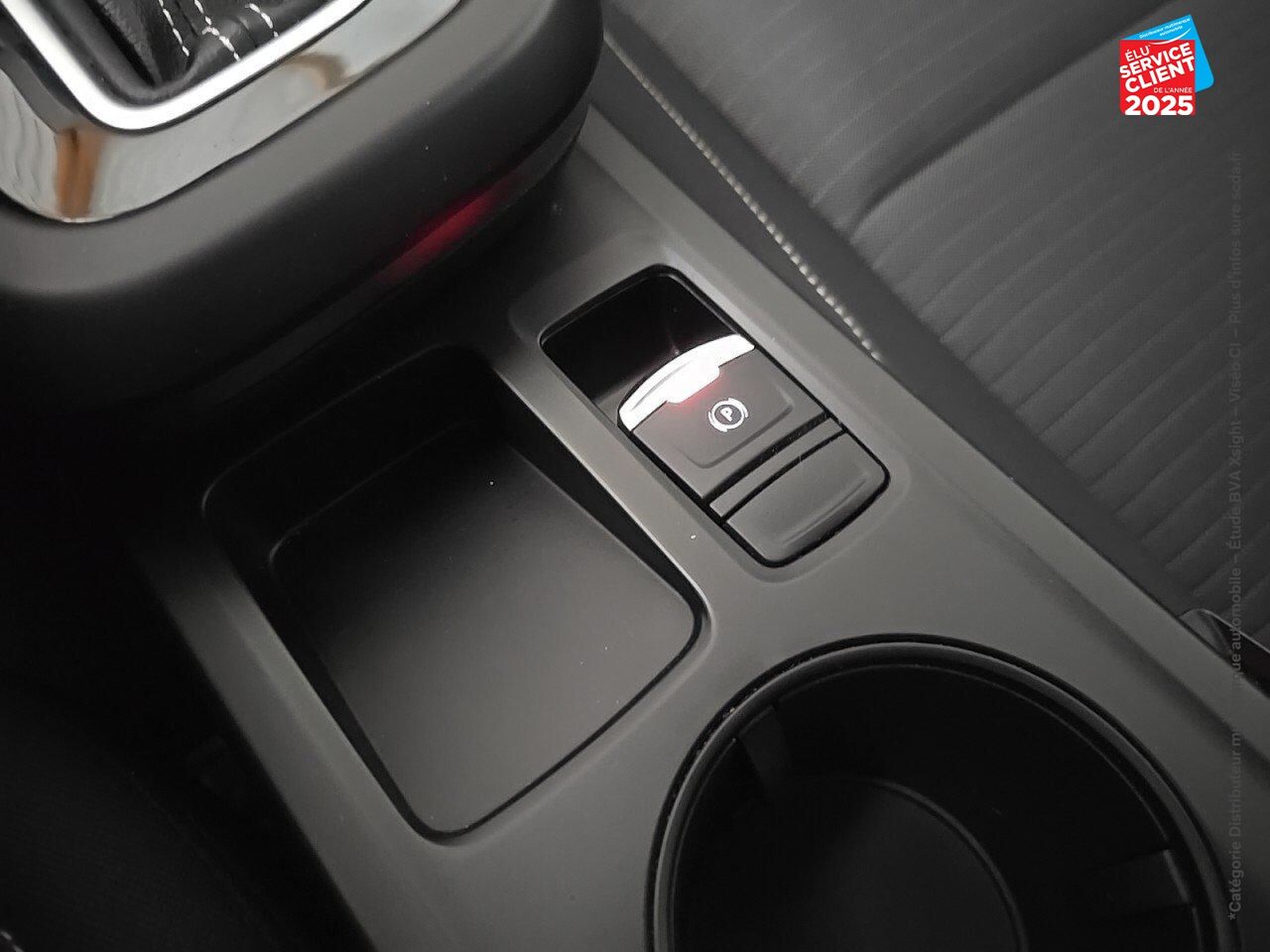 Véhicule d'occasion RENAULT ARKANA 1.3 TCE MILD HYBRID 140CH EVOLUTION EDC -22 GPS CAMERA chez Renault Sélestat
