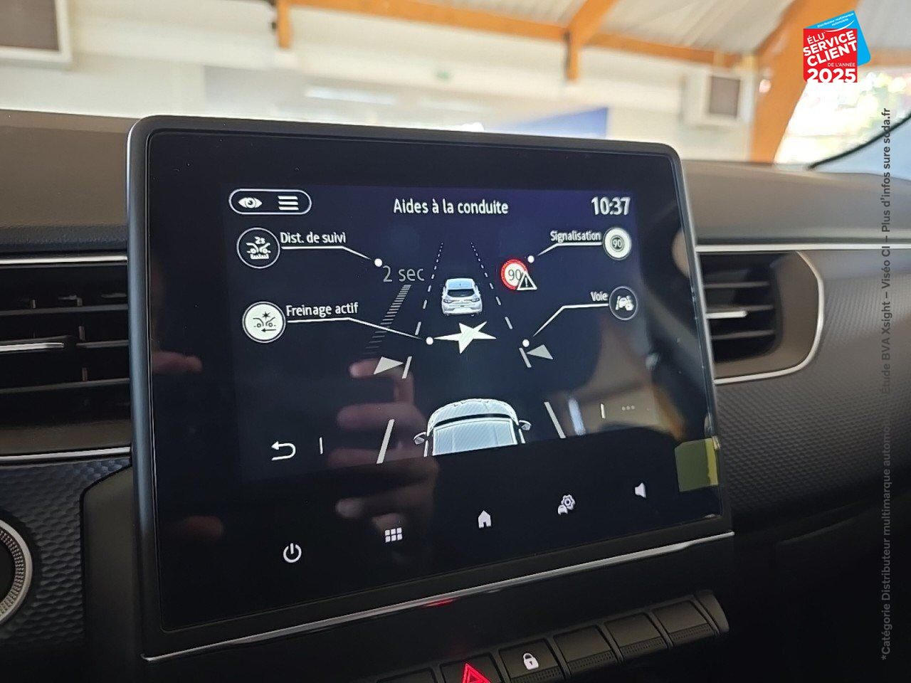 Véhicule d'occasion RENAULT ARKANA 1.3 TCE MILD HYBRID 140CH EVOLUTION EDC -22 GPS CAMERA chez Peugeot Sedan