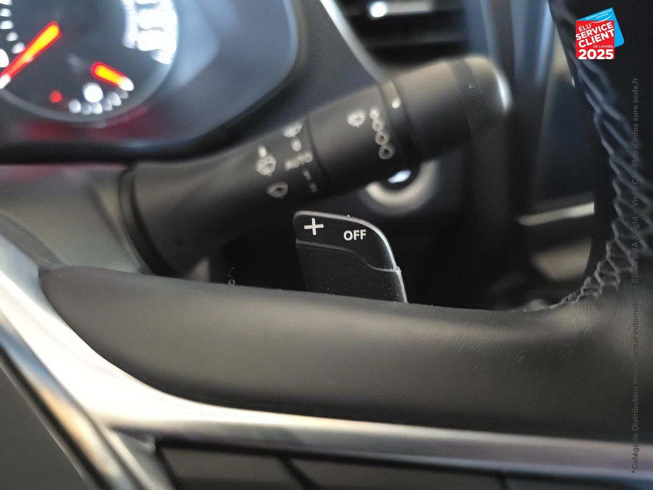 Véhicule d'occasion RENAULT ARKANA 1.3 TCE MILD HYBRID 140CH EVOLUTION EDC -22 GPS CAMERA chez Peugeot Sedan