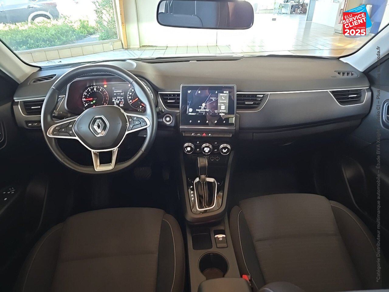 Véhicule d'occasion RENAULT ARKANA 1.3 TCE MILD HYBRID 140CH EVOLUTION EDC -22 GPS CAMERA chez Peugeot Sedan