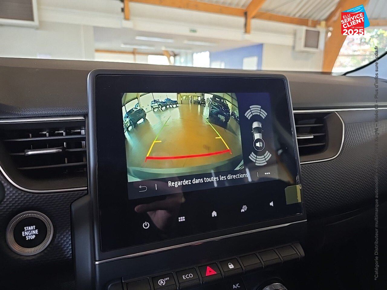 Véhicule d'occasion RENAULT ARKANA 1.3 TCE MILD HYBRID 140CH EVOLUTION EDC -22 GPS CAMERA chez Peugeot Sedan