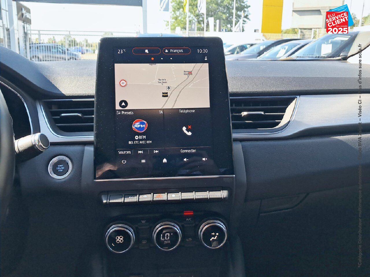 Véhicule d'occasion RENAULT CAPTUR 1.6 E-TECH HYBRIDE RECHARGEABLE 160CH INTENS -21 chez Toyota Thionville