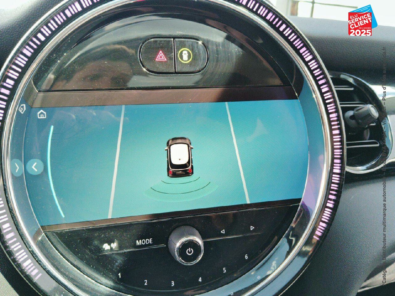 Véhicule d'occasion MINI MINI ONE 102CH EDITION CAMDEN BVA7 TOUVRANT SIEGES CUIR GPS RADAR AR chez MINI Besançon