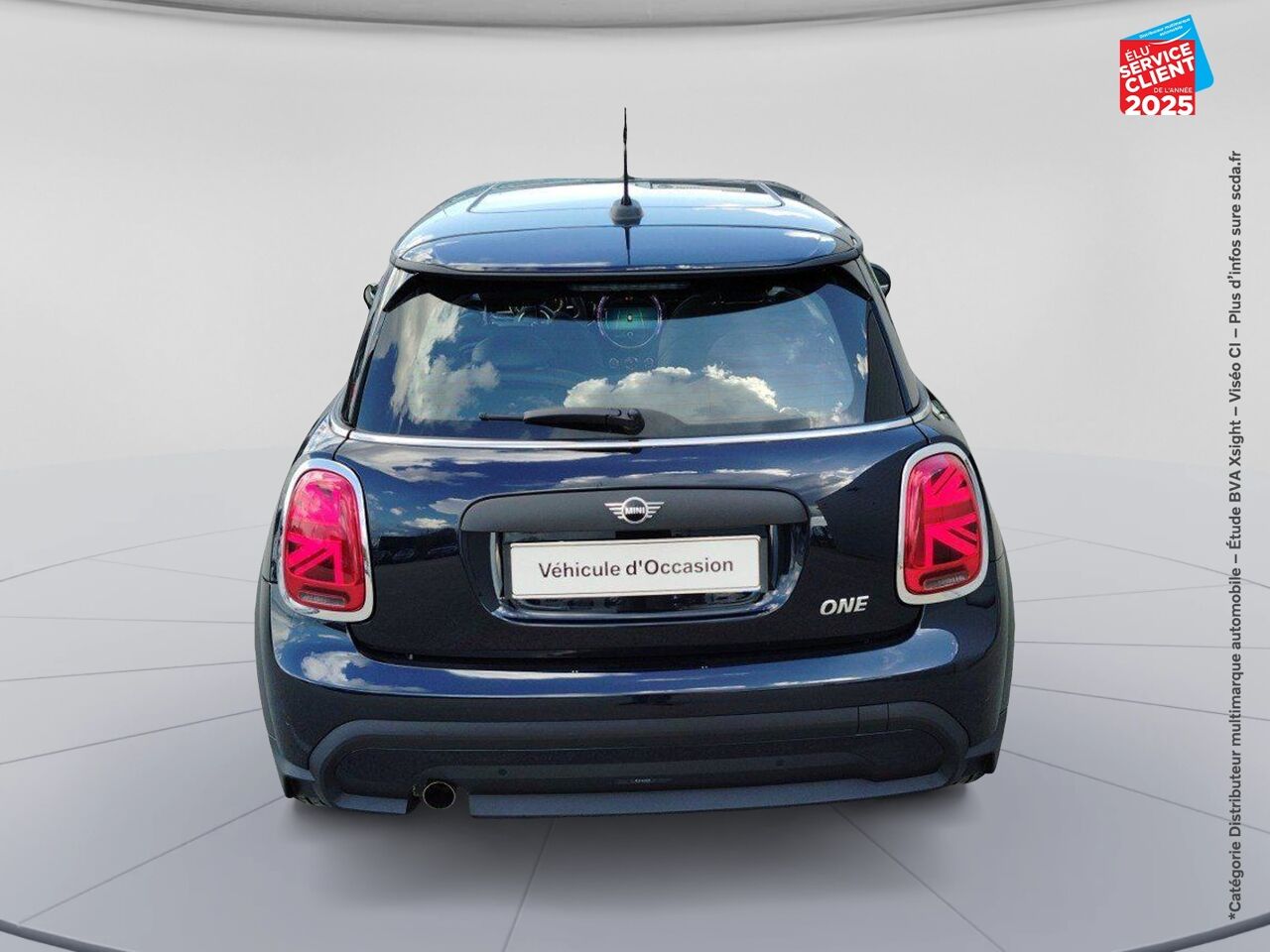 Véhicule d'occasion MINI MINI ONE 102CH EDITION CAMDEN BVA7 TOUVRANT SIEGES CUIR GPS RADAR AR chez MINI Besançon