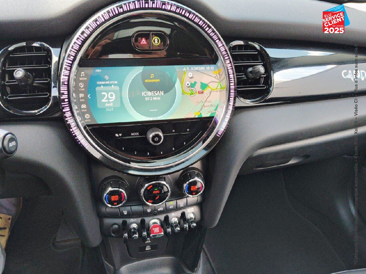 Véhicule d'occasion MINI MINI ONE 102CH EDITION CAMDEN BVA7 TOUVRANT SIEGES CUIR GPS RADAR AR chez MINI Besançon