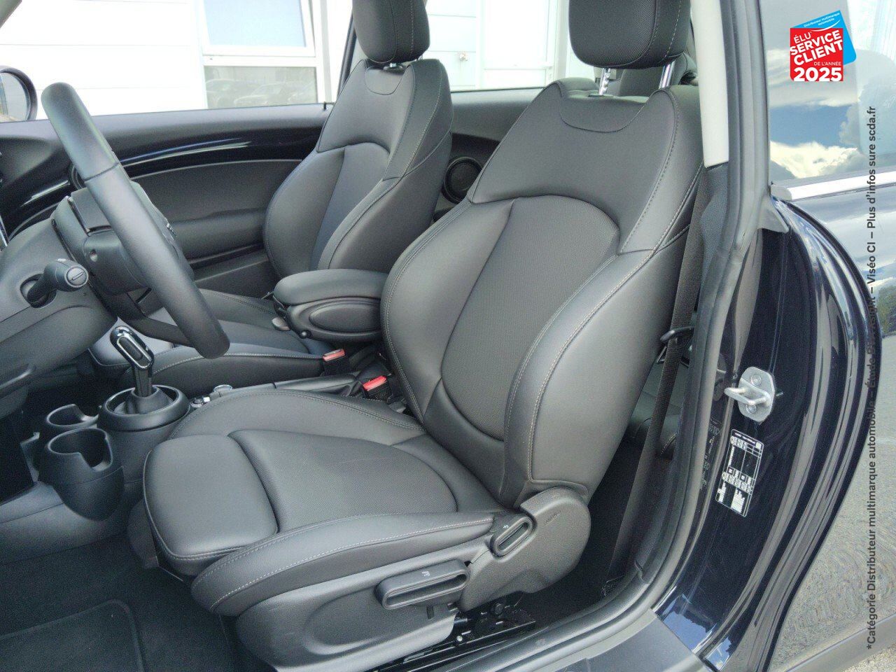 Véhicule d'occasion MINI MINI ONE 102CH EDITION CAMDEN BVA7 TOUVRANT SIEGES CUIR GPS RADAR AR chez MINI Besançon