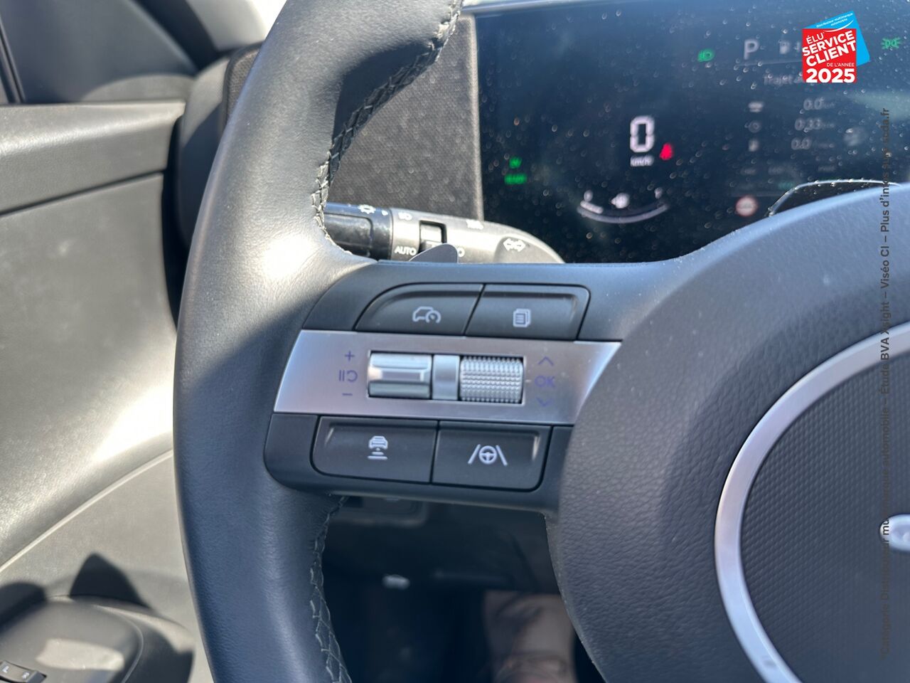 Véhicule d'occasion HYUNDAI KONA 1.6 GDI 129CH HYBRID INTUITIVE DCT-6 GPS CAMERA CARPLAY chez Hyundai Chalons