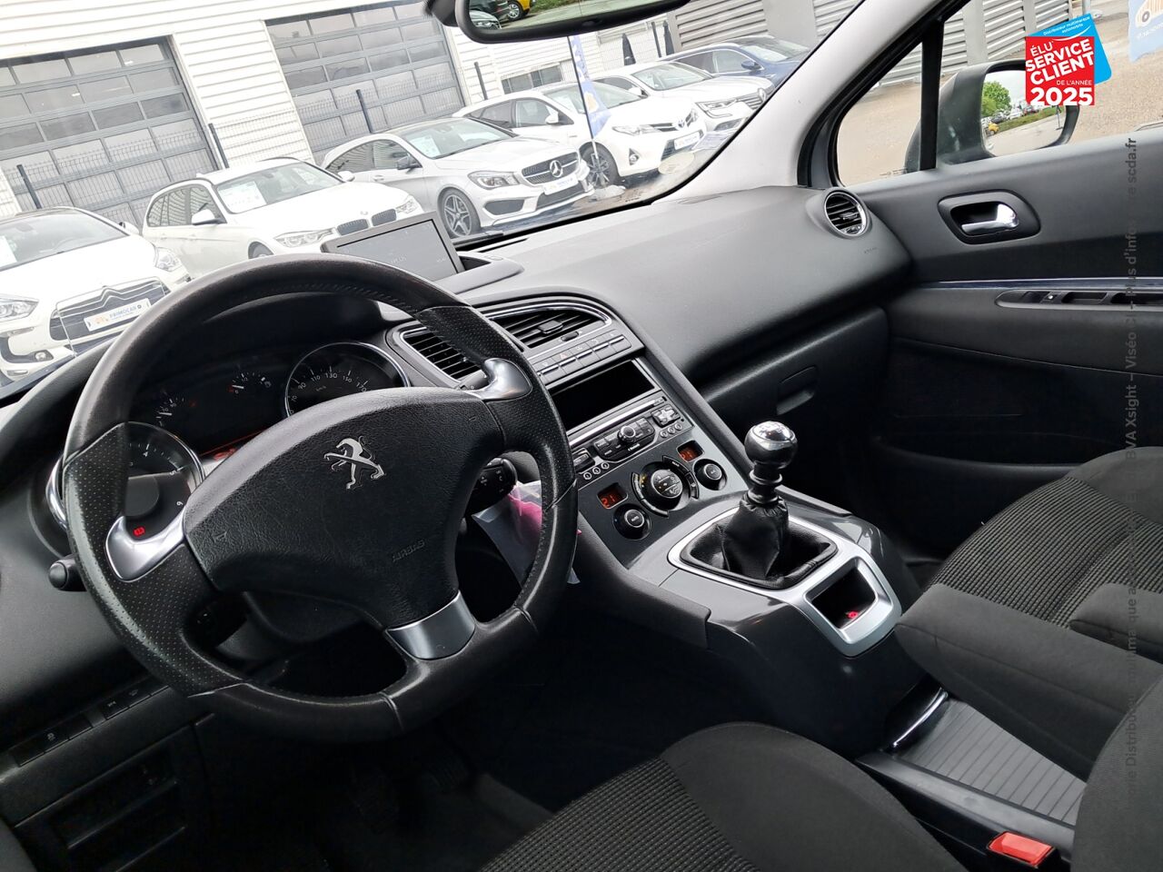 Véhicule d'occasion PEUGEOT 5008 2.0 BLUEHDI 150CH ALLURE S/S 7PL chez Primocar