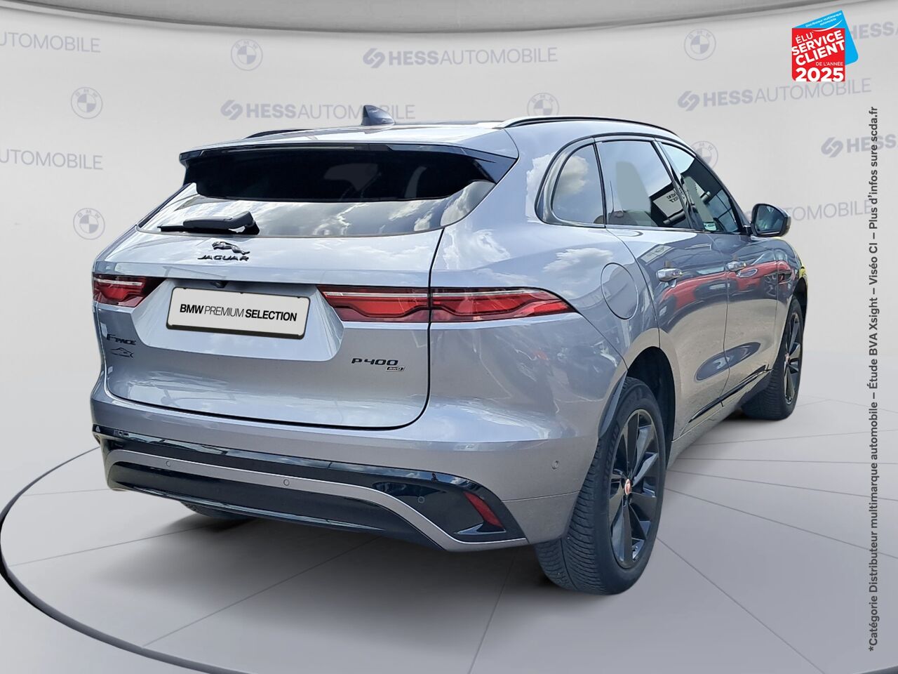 Véhicule d'occasion JAGUAR F-PACE P400E PLUG-IN-HYBRID R-DYNAMIC SE BVA8 AWD TPANO SIEGES CUIR CAMERA chez BMW Pontarlier